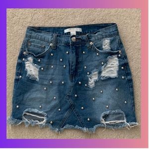 Distressed Denim Skirt 🤩